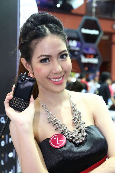 Thailand Mobile Expo Showcase 2011 - Pretty1 8