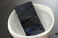 รีวิว Sony Xperia Z: สมาร์ทโฟนรุ่นเน้นสไตล์ พร้อมความสามารถกันน้ำกันฝุ่น